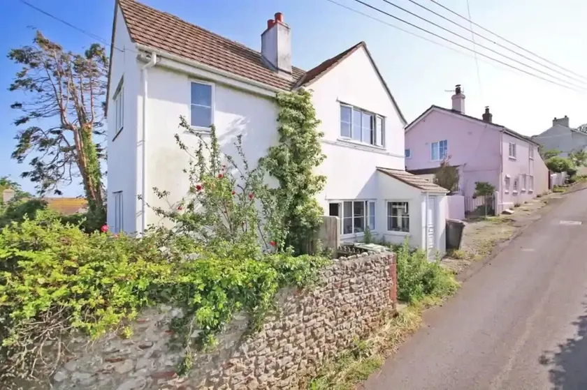 Cottage with sea and countryside views - sleeps 6 - Image 1