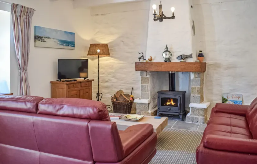 2 bedroom gorgeous home in Quemper Guezennec - Image 1