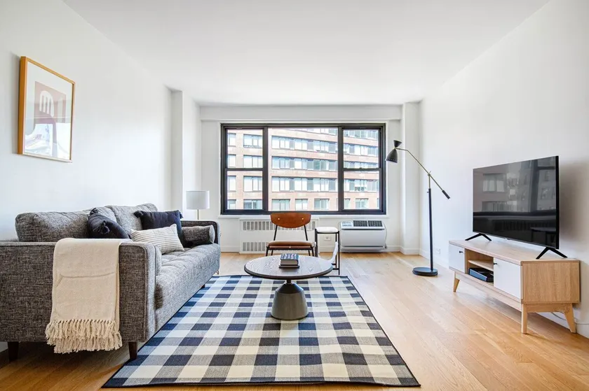 Hip Flatiron Studio w/ Gym, Doorman, near USQ, train, by Blueground - Image 1