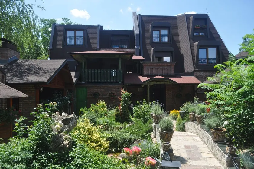 Green Hotel Kastel - Image 1