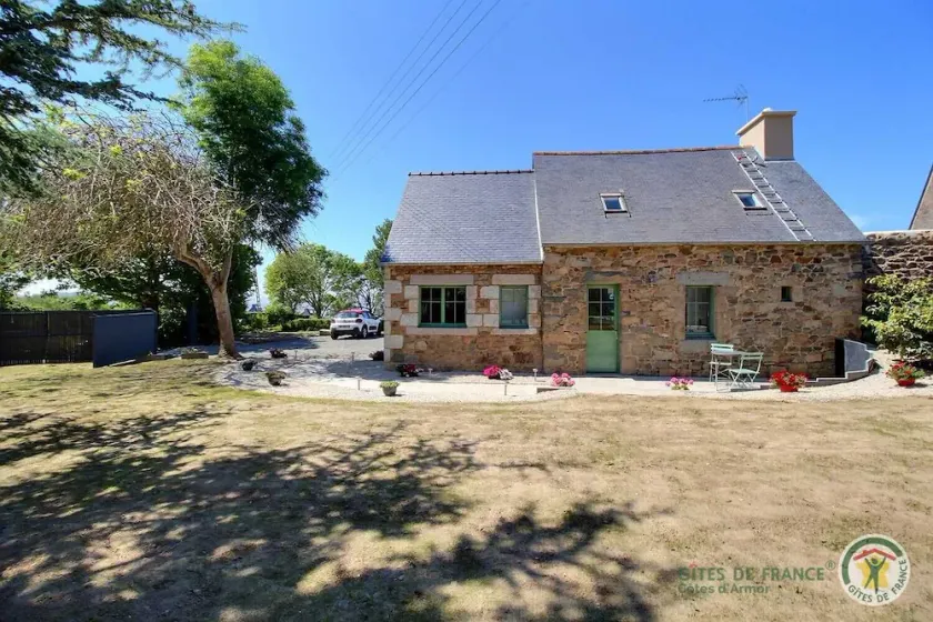 Chez tonton yves - Image 1