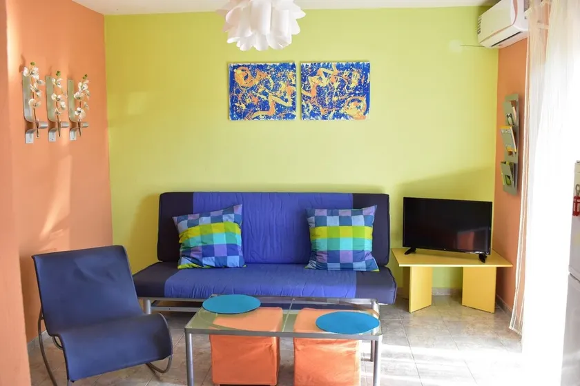 Happy color apartment Kallithea Chalkidiki - Image 1