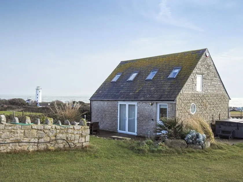 2 bedroom accommodation in Portland, near Weymouth - Image 1