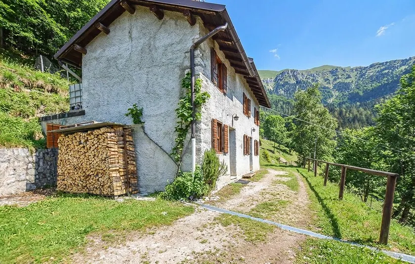 2 bedroom amazing home in Sovramonte - Image 1