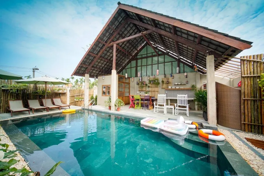 5mins to old town & beach! Private family villa w/ Pool - B.fast inc. - Image 1