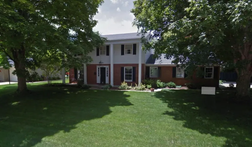 HOT TUB Columbus Indiana  - Image 1