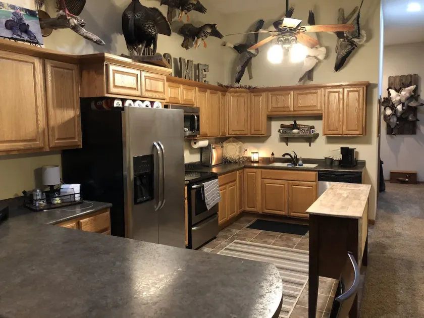 Outdoorsman Paradise- 1/2 mile from Lake Oahe - Image 1