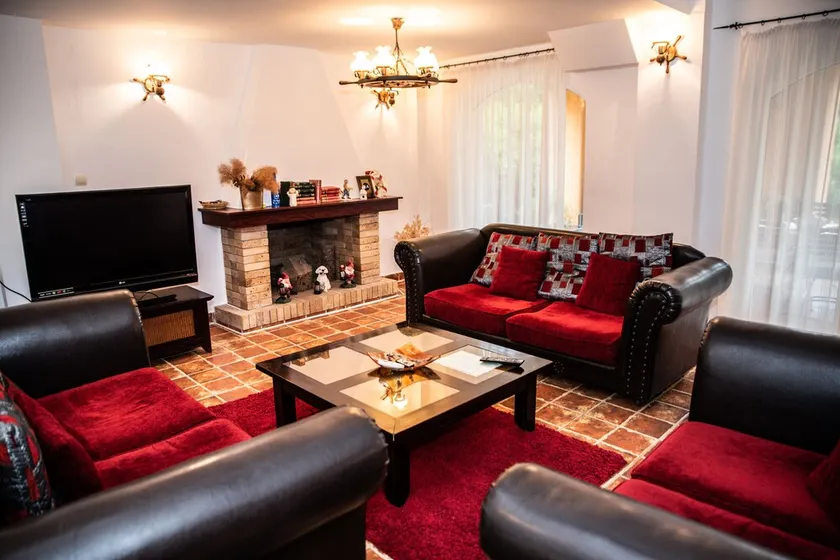 Family style villa, close to the beach with private pool - Image 1