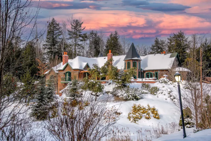 NEW! Private Luxury Estate w/ Mountain Views Close to Attitash / Hot Tub, Sauna - Image 1