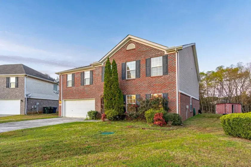 431 Jasmine · ⥼The Luxe⥽ Alluring 4600 SQ FEET 6 Bed 4 Bath Home - Image 1