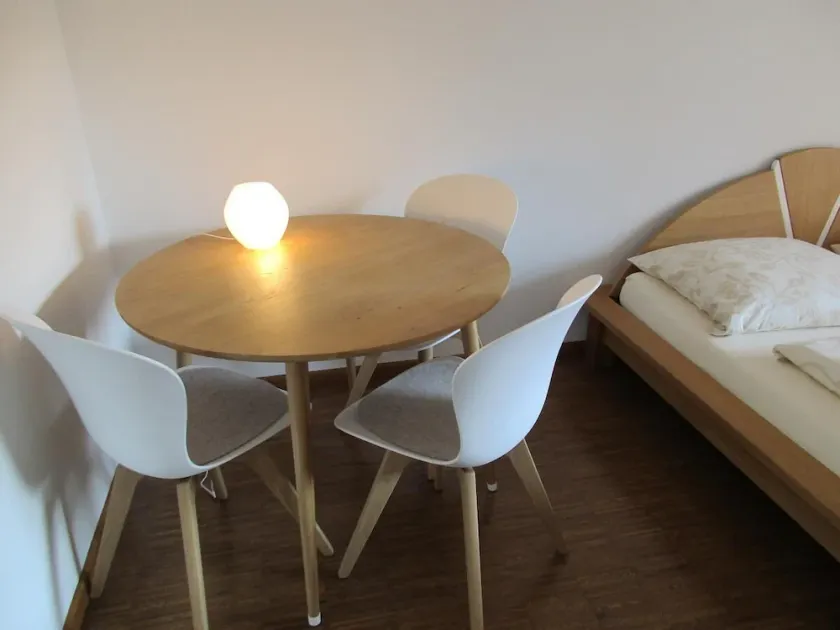 Einzimmer-Appartement (30 qm) mit überdachtem Südbalkon - Image 1