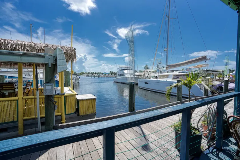 Waterfront Loft Apartment in the Port Salerno Waterfront District. - Image 1