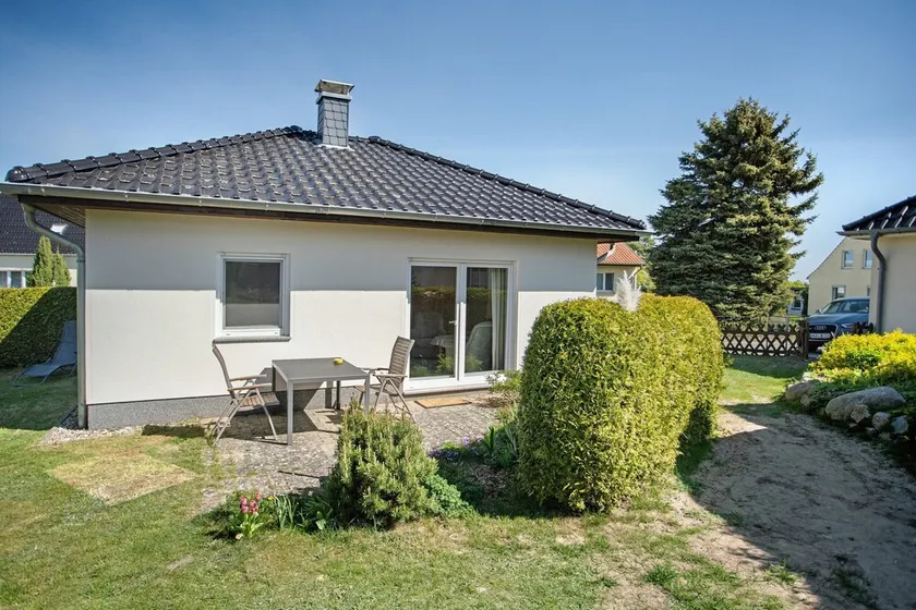 Ferienhaus \"Haus Janni\" mit Privatem Garten und WLAN - Image 1