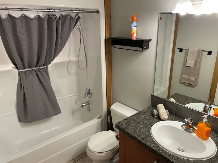 CONDO DE LUXE, 2 CHAMBRES, 1 BAIN, 5 COUCHES - Image 1