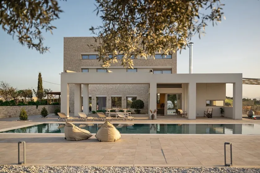 Dazzling Heraklion Villa | Villa Elrond | 5 Bedrooms - Image 1