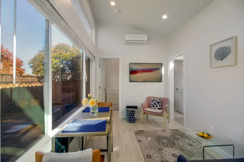 Light Filled Newly Built  Almaden Foothill ADU with Private yard and entrance - Image 1