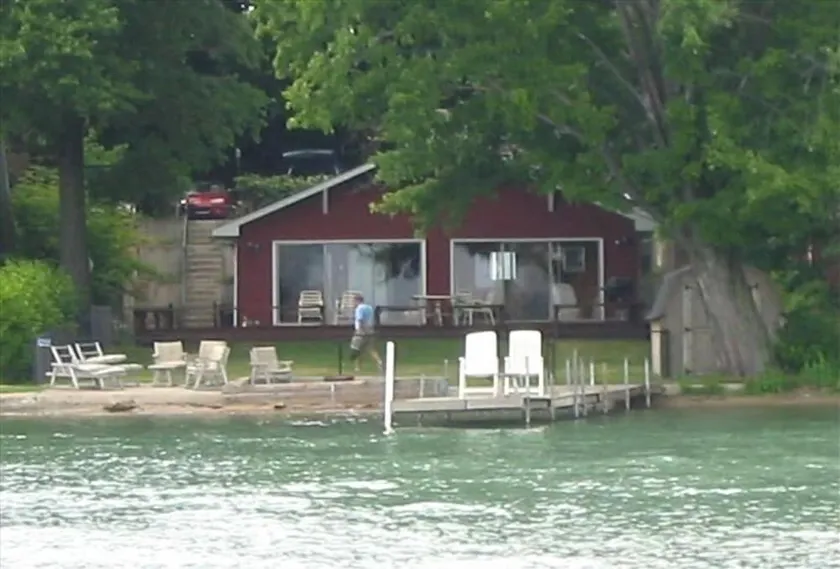 Fredelig Lake-Front Family Home - Indhegnet Yard - Image 1