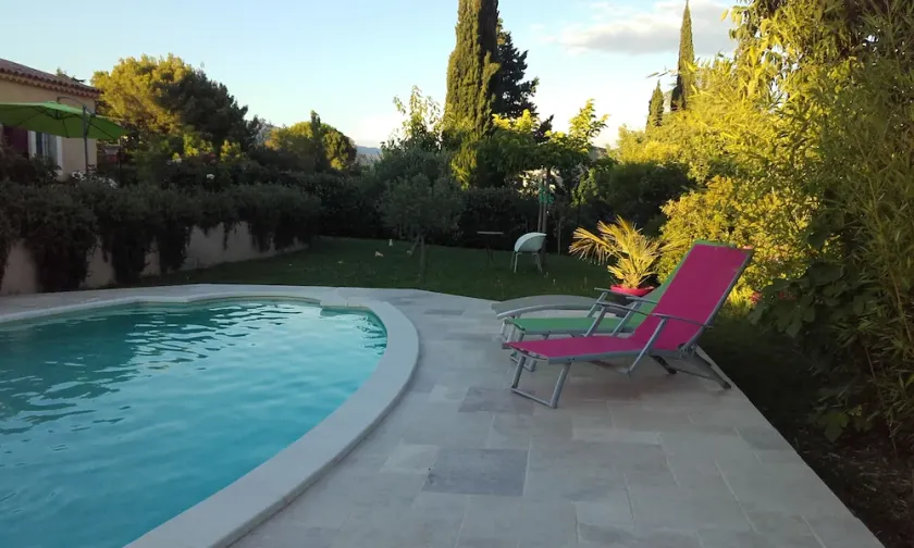 Villa with swimming pool and air conditioning in the heart of the luberon - Image 1