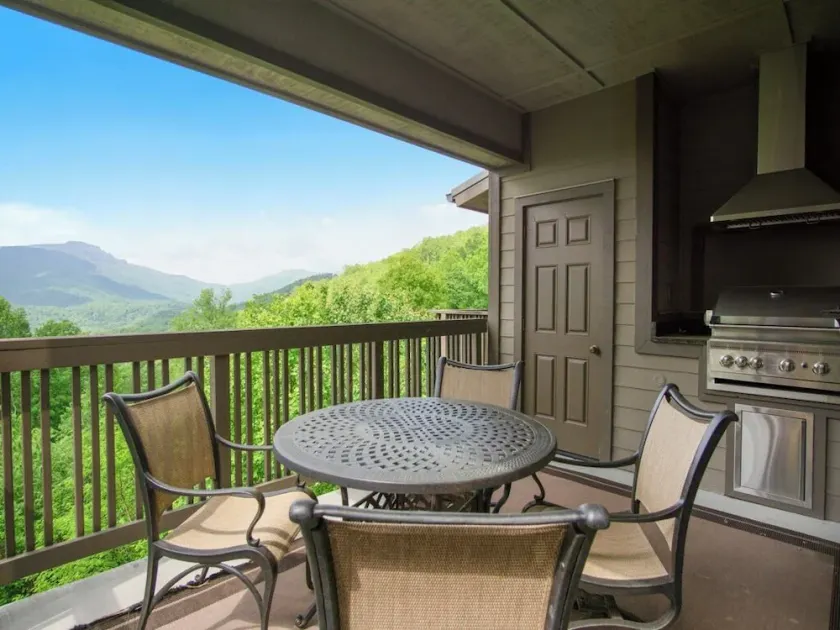 Chalakee Lodge CA-1-In der Nähe von High Country Attraktionen, Gated Resort / Pools - 10% Last-Minute-Rabatt - Rabatt im Online-Angebot enthalten - Image 1