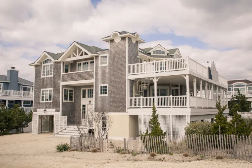 Great Views. Only Steps From the Beach. - Image 1