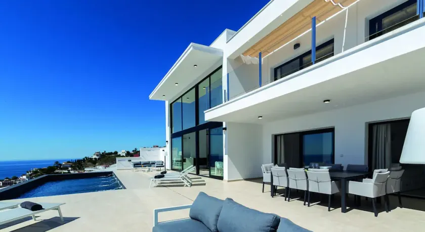 Villa Royal, modern villa with private heated pool and sea view - Image 1