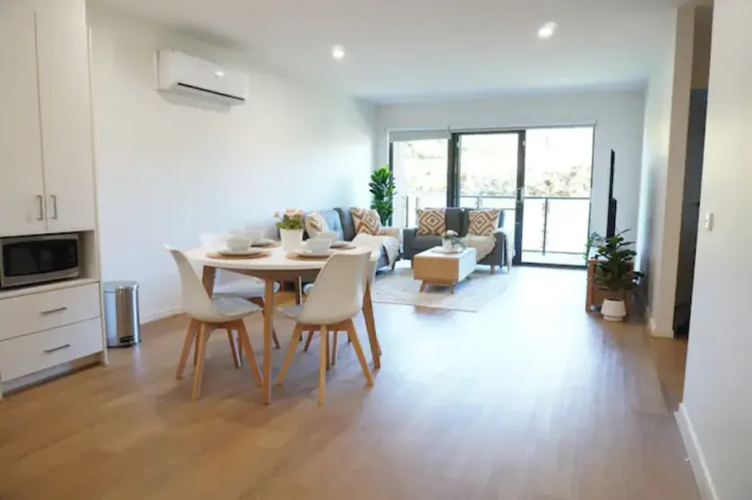 ViQi Apartment 2 min from centre with premium Netflix & prime Amazon,75 inch Tv - Image 1