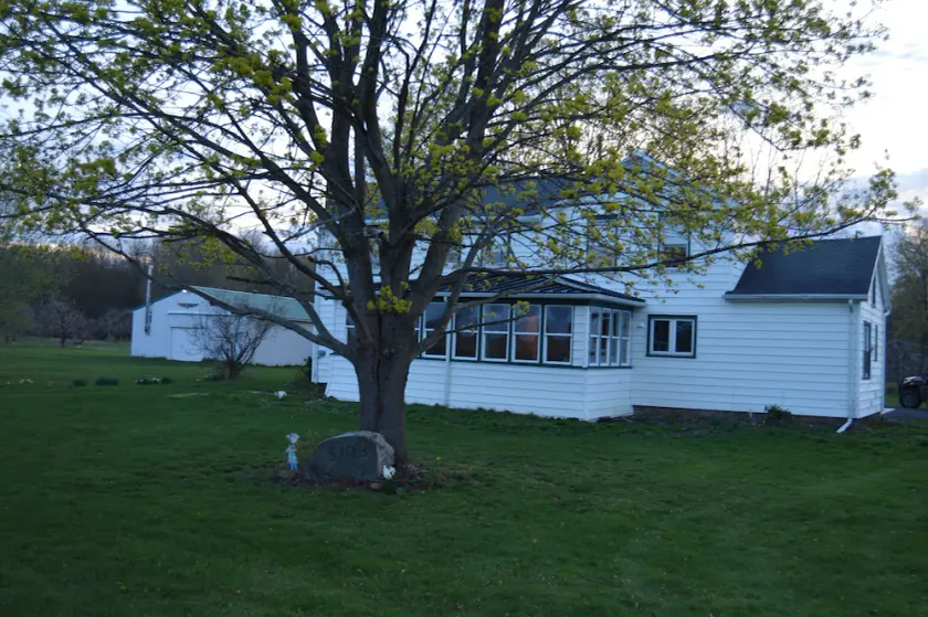 Apple View- Quiet, handicap accessible country home! - Image 1