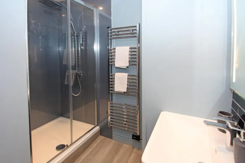 St John's Hill Apartments - Image 1