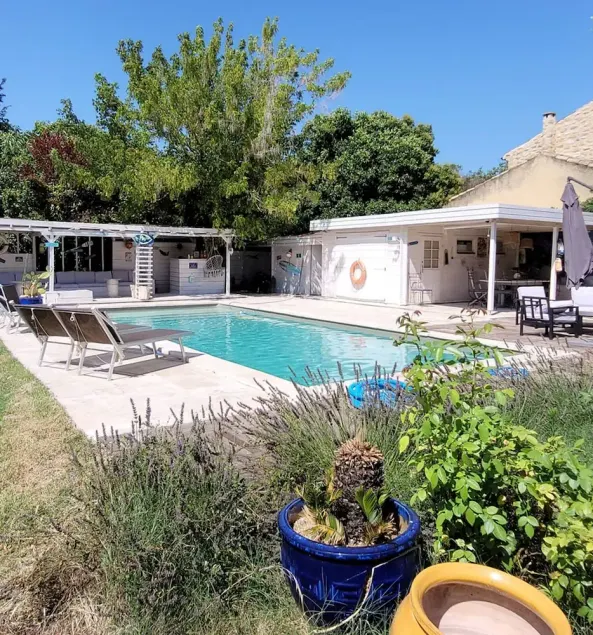 Typical Provencal farmhouse of 220 m² with all comforts, swimming pool and calm! - Image 1
