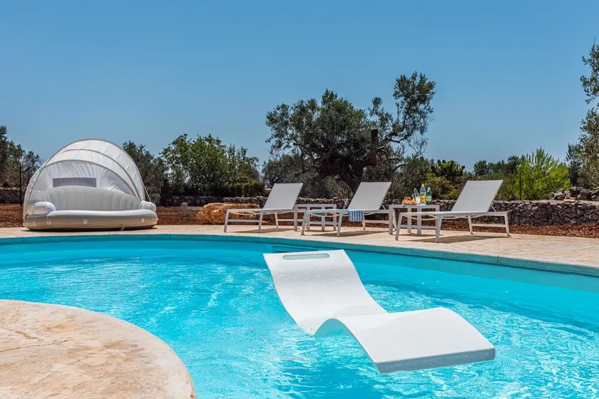 Villa de plage avec piscine privée - entourée d'un grand jardin verdoyant et paisible - Image 1