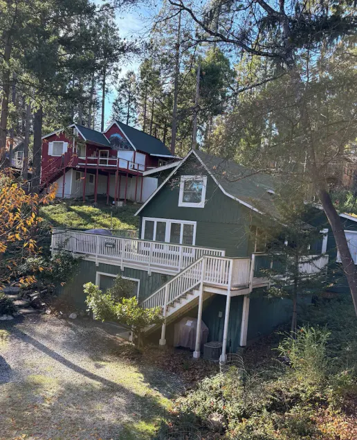 Charming Cabin with Lake Membership Walkable to Town - Image 1