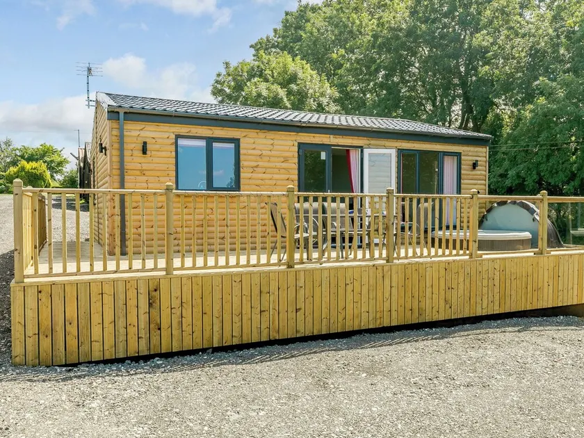 2 bedroom accommodation in Hemswell, near Market Rasen - Image 1