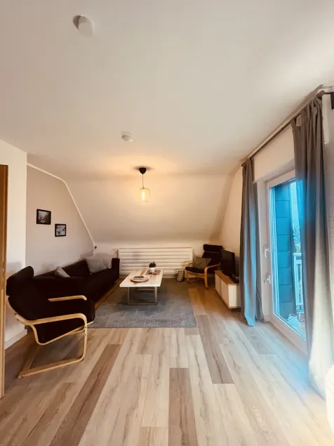 Quiet apartment with a private balcony and great views - Image 1