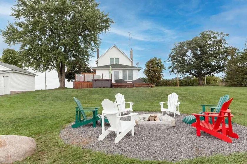 Waterfront with Hot Tub Joanie's Farmhouse - Image 1