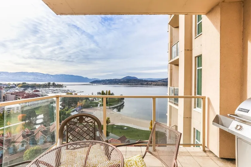 Beautiful Condo by the beach, walk to downtown - Image 1