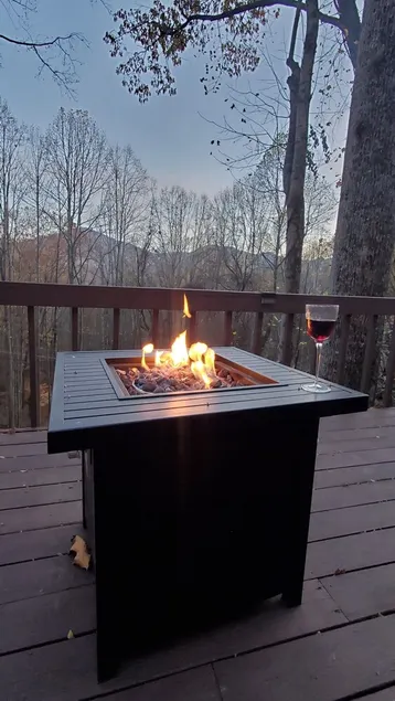 Creekside Luxury Cabin with 2 King Suites & Country Club Access - Image 1