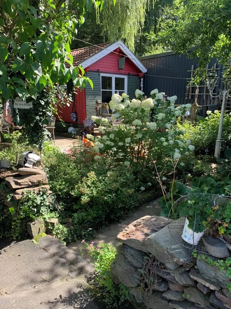The perfect time-out surrounded by greenery on an idyllic farmstead - Image 1