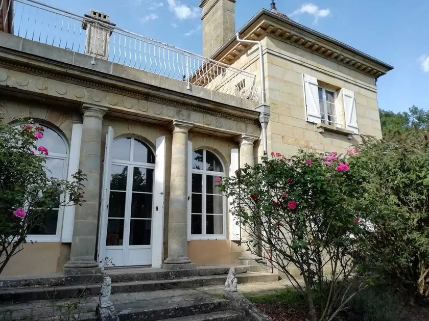 Chateau de la Mothe with tennis court and park all for you - Image 1