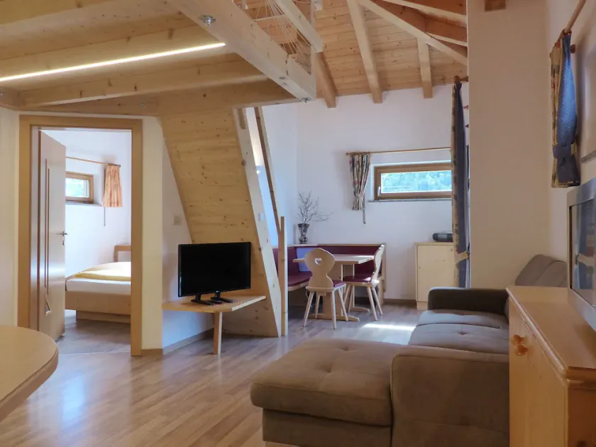 Ferienwohnung für 2-4 Pers. mit Südbalkon und biologischem Naturbadeteich - Image 1