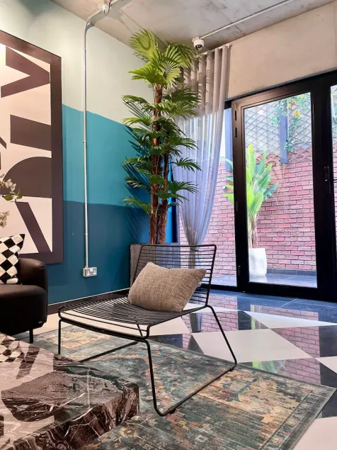 C Living 2 - Image 1