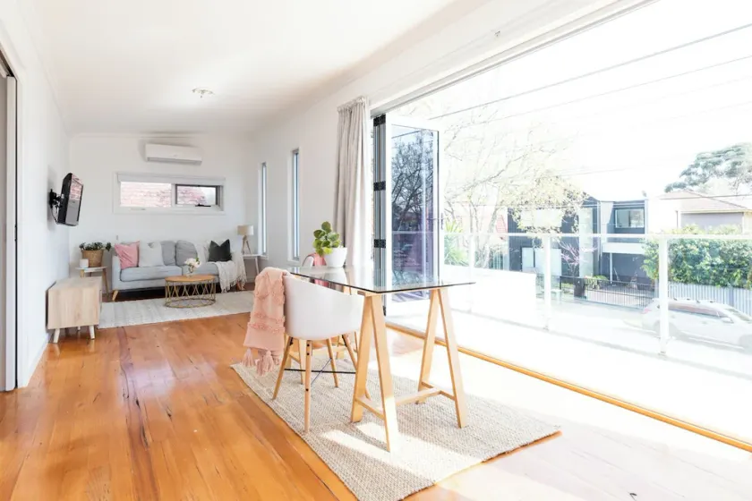 Elwood Star- Beachside Retreat - Image 1