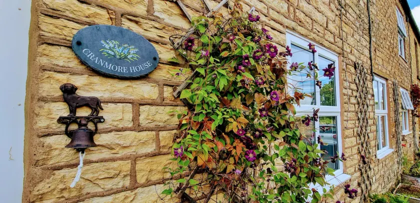 Dog-friendly cottage with walks from the doorstep - Image 1
