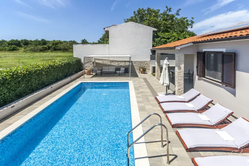 Ideal para familias, se admiten perros, zona tranquila, muchas actividades cercanas - Image 1