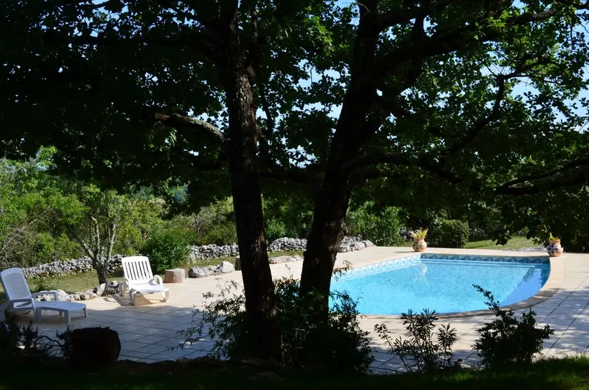 Sommerhus under egetræer nær Uzes Pont du Gard - Image 1