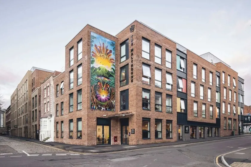 Canvas Bristol - Image 1