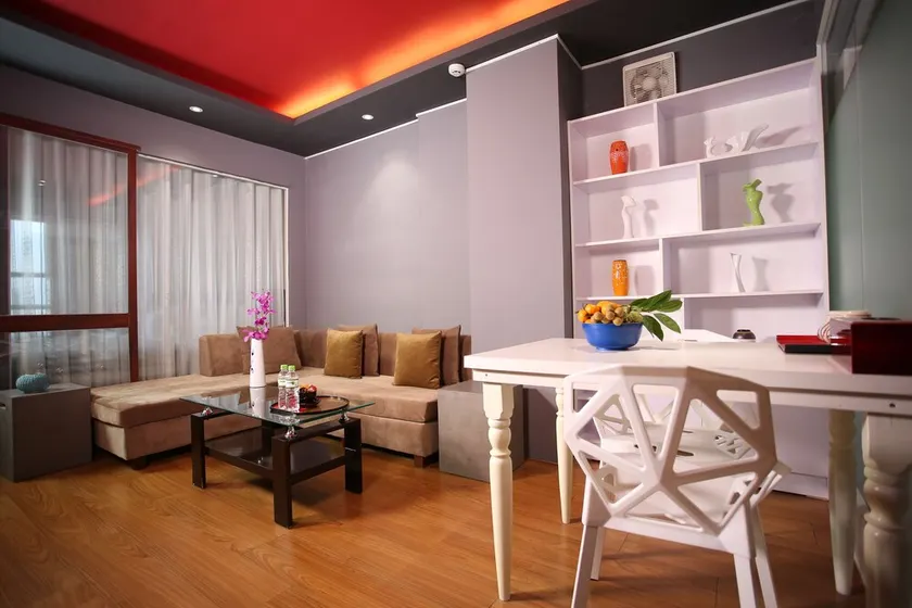 Apartment with Kitchen view to Ben Thanh Market - Image 1