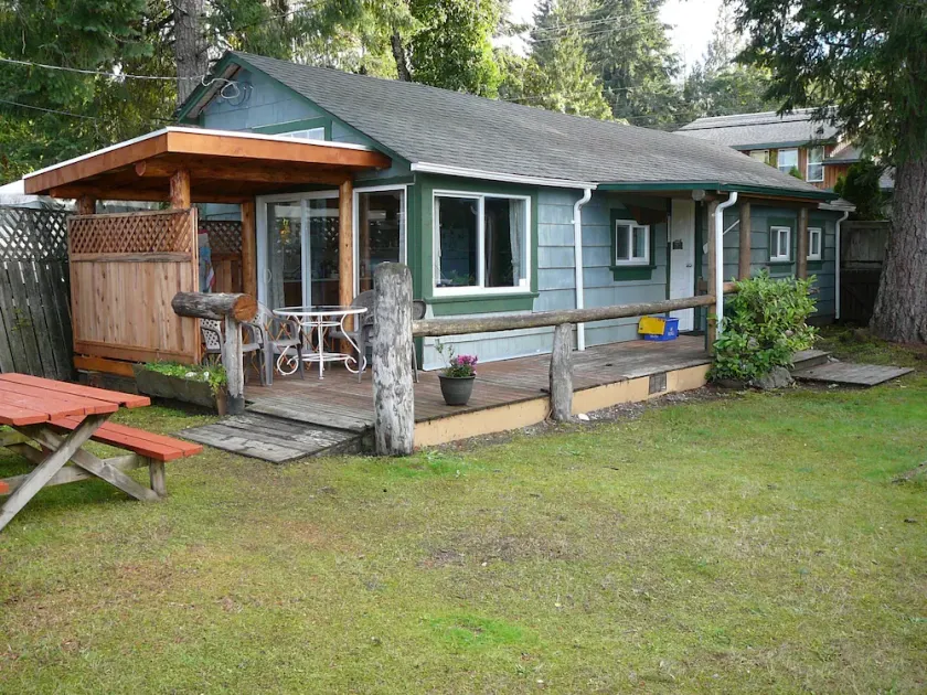 Seaside Beach Croft Cabin - Image 1