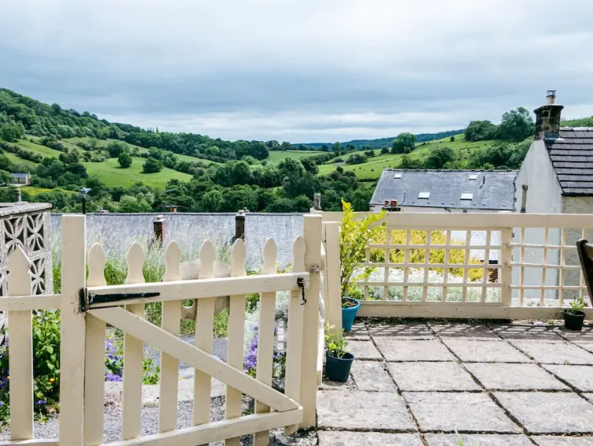 Painter's Cottage - Image 1
