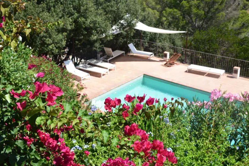 Charming villa, beautiful sea view, private pool and beach 5 minutes away on foot - Image 1