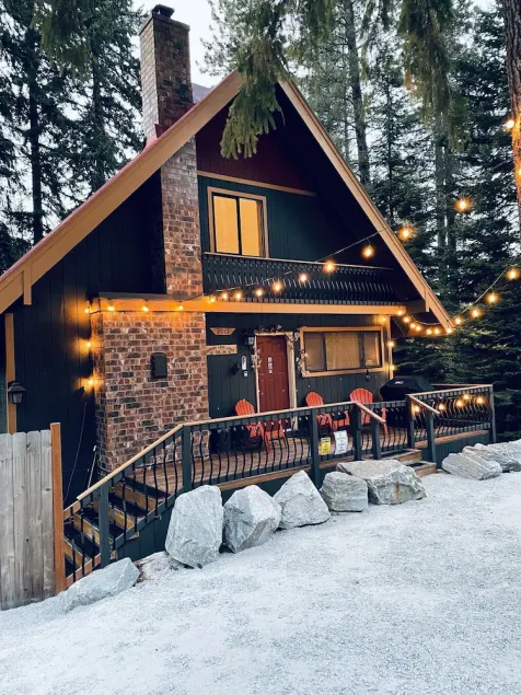 Fantastisk hjem central til Stevens og downtown Leavenworth! HOT TUB * 14 sovepladser - Image 1